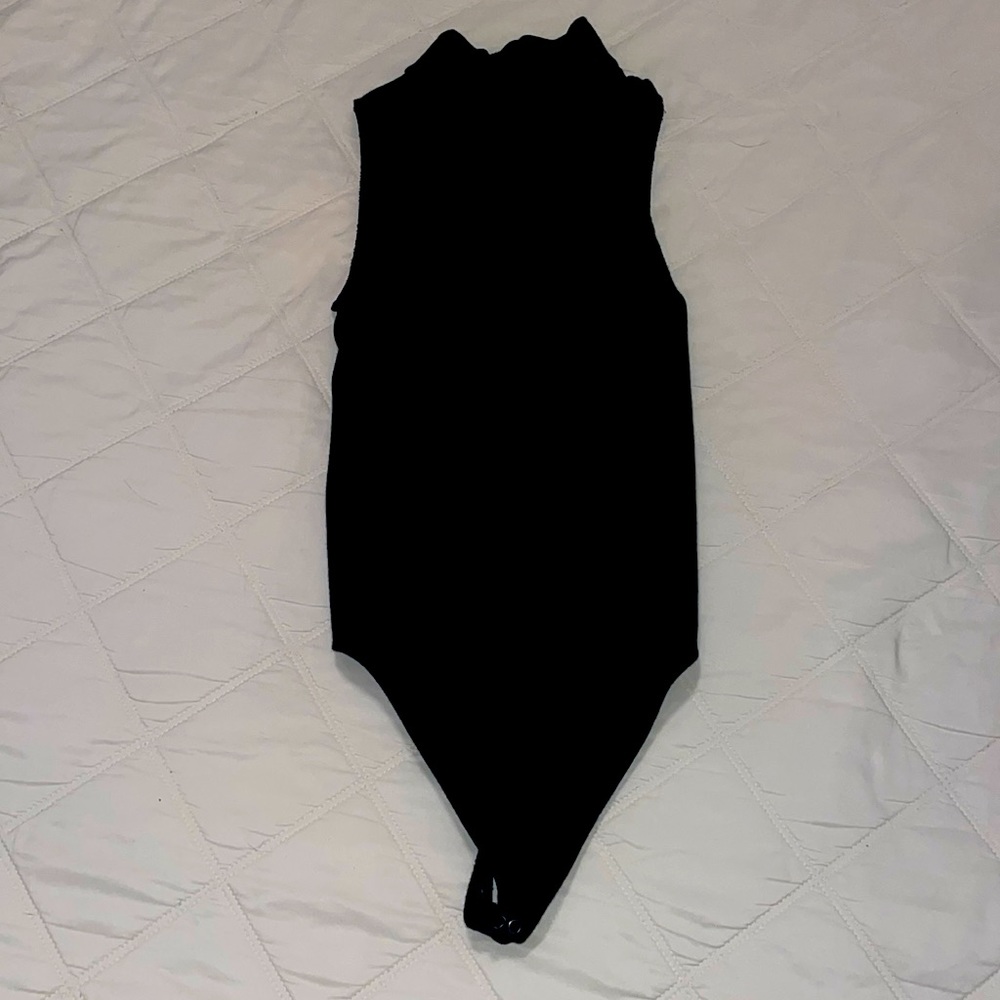 Good American bodysuit w/ mock turtleneck. Size 1/2. Black. Work once.